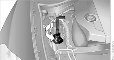 Open reservoir for diesel exhaust fluid