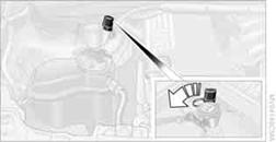 2. Attach one terminal clamp of the plus/+ jumper cable to the positive